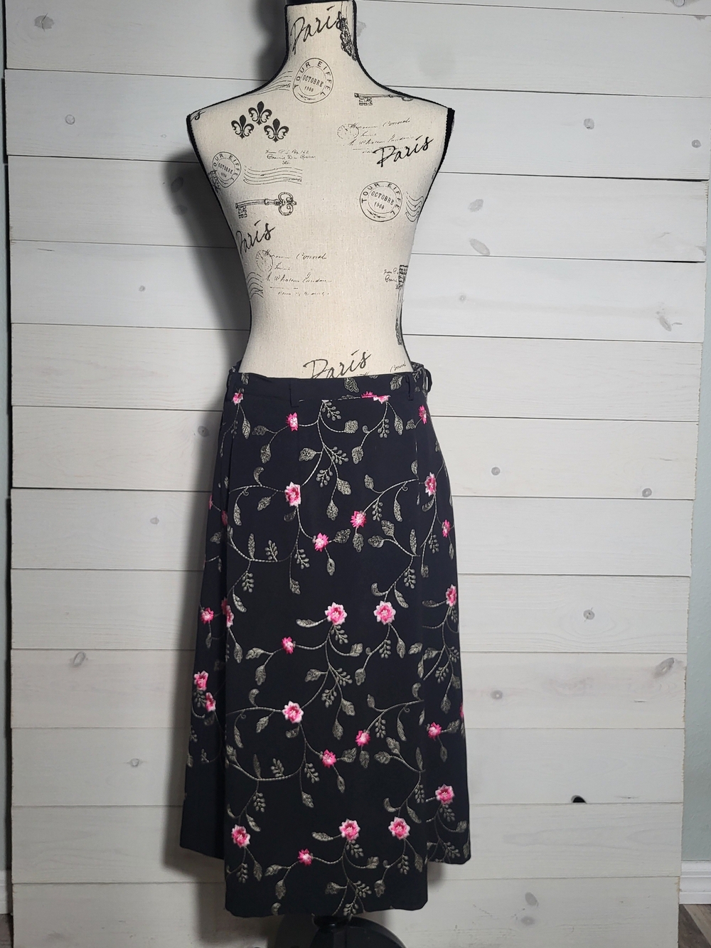 Coldwater Creek Midi Skirt Floral Embroidery Romantic Whimsical.